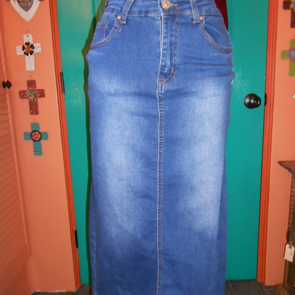 SALE NWT.Accent  Denim Skirt.